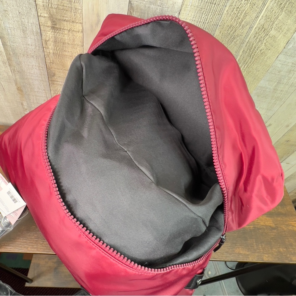 Mondani New York WeekenderTote/Duffle/Gym Bag Holds Sneakers & Yoga Mat … - Picture 5 of 14